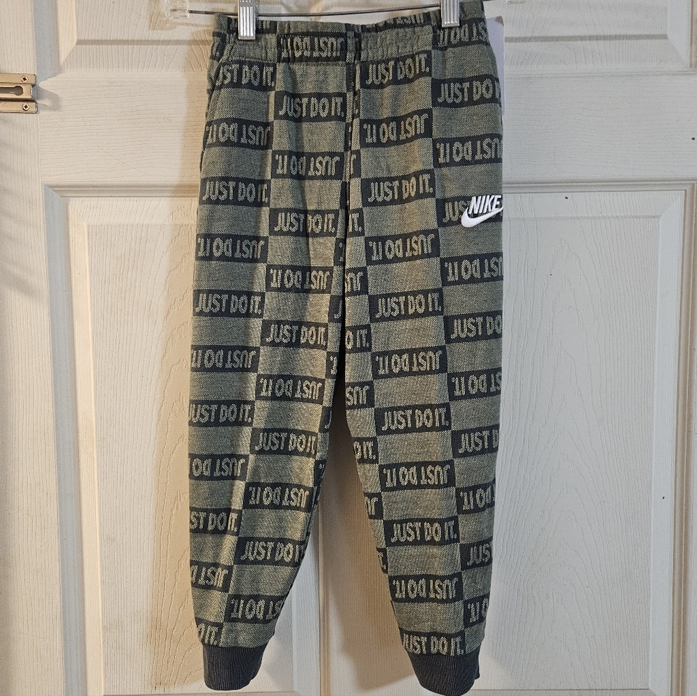 Nike Kids Sweatpants - Gray with Black Print